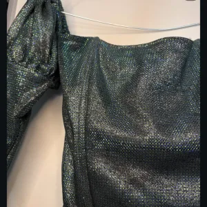 Elegantna haljina sa sljokicama