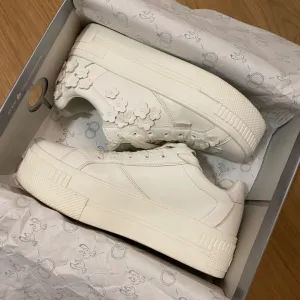 Zenske patike Buffalo