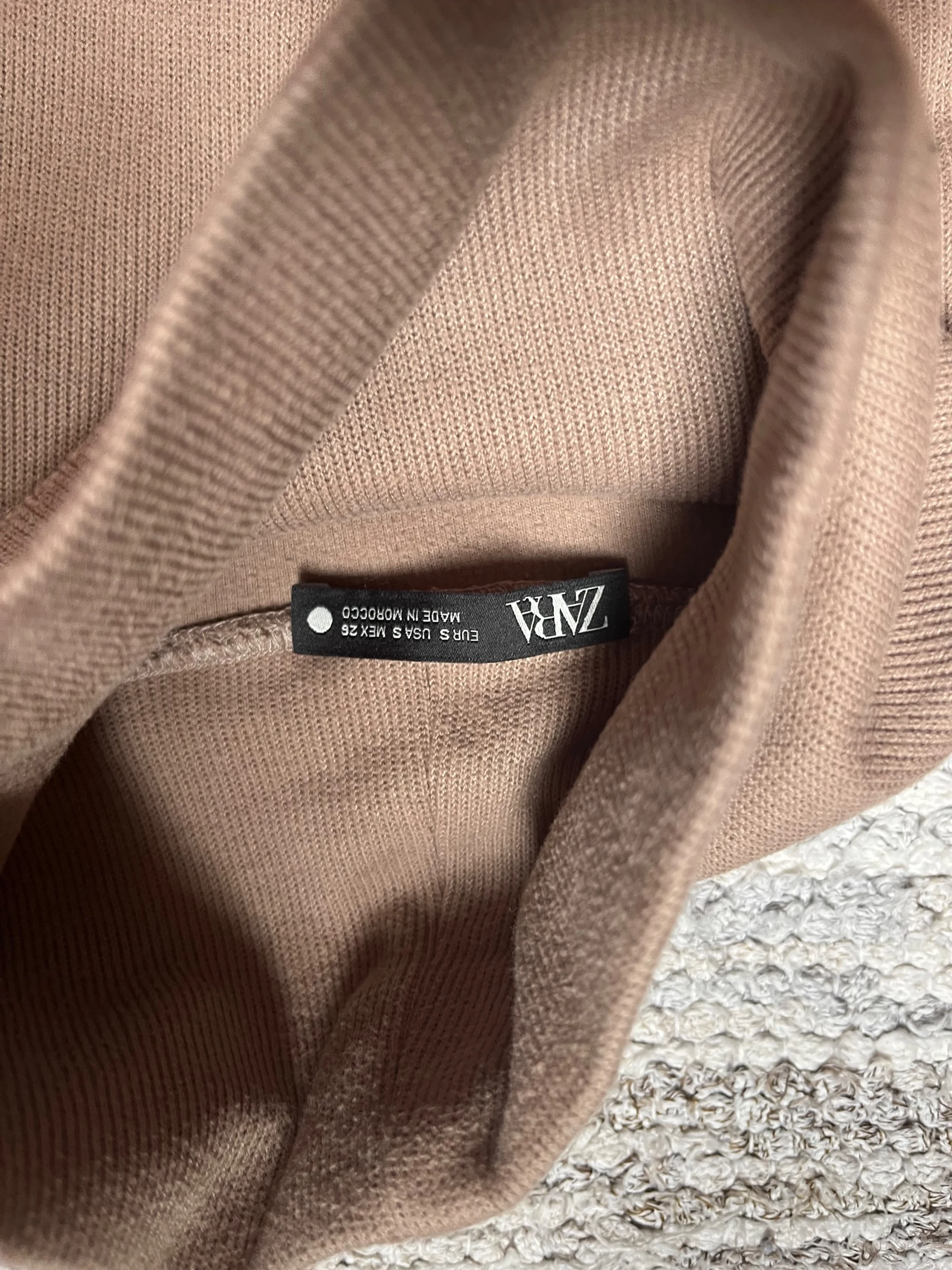 Zara nov komplet