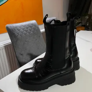 tommy hilfiger cizme