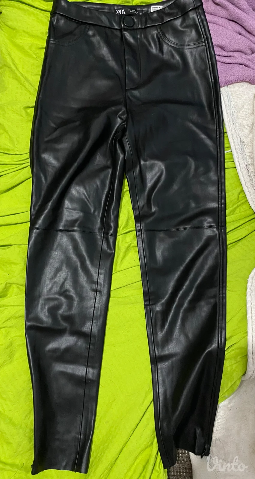 Zara-Kožna pantalone