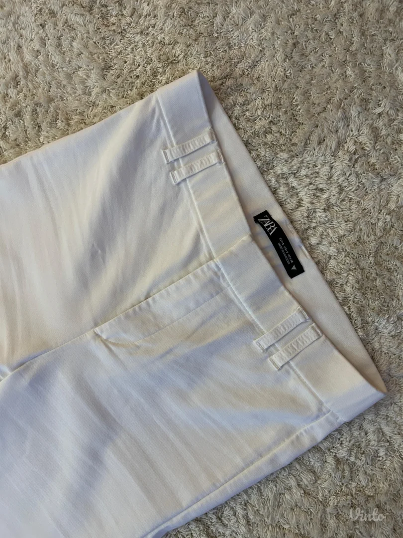Zara bele pantalone zvonarice