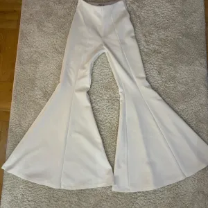 Blondy bele pantalone
