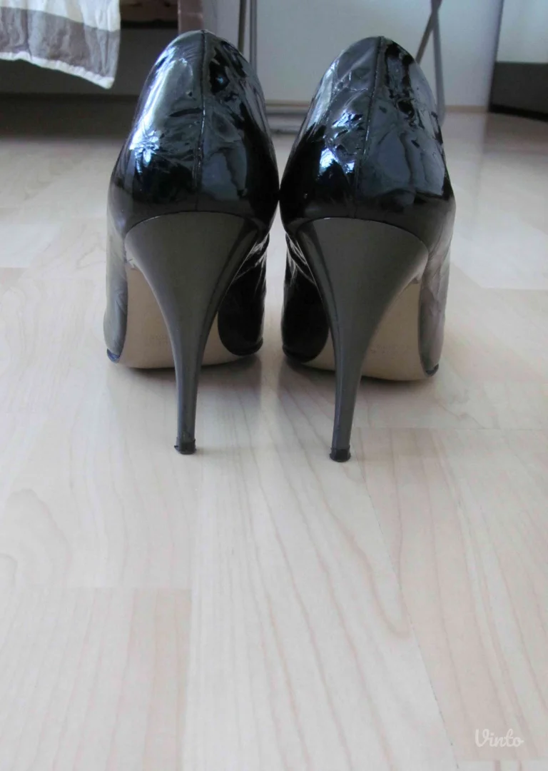 Salonke - kožne, lakovane, br. 37