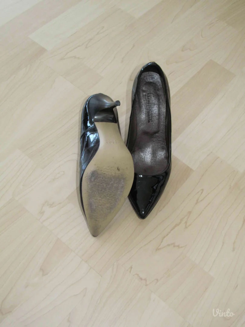 Salonke - kožne, lakovane, br. 37