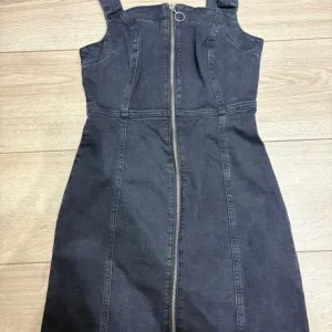 Kratka crna teksas haljinica