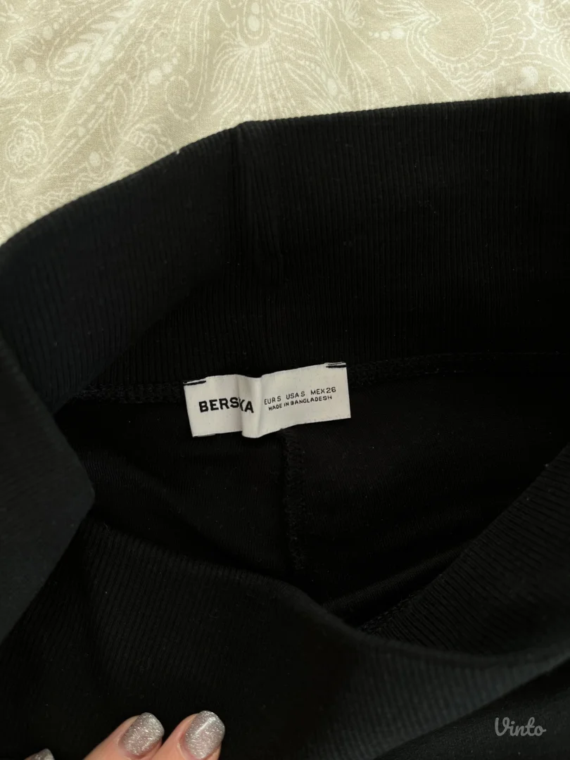 Bershka zvonaste helanke