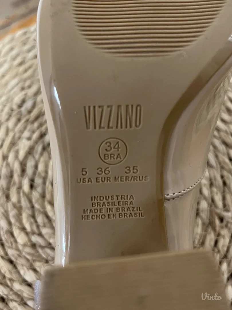 Vizzano lakovane salonke