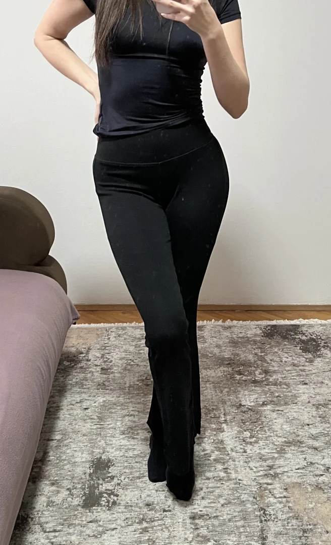 Bershka zvonaste helanke