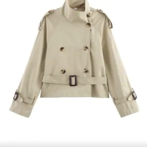 Kratak kišni mantil