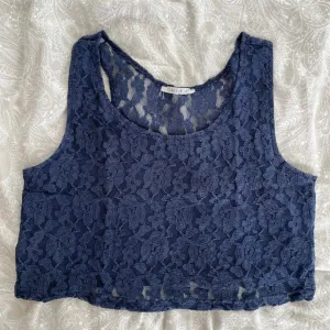 Crop čipka majica bez rukava