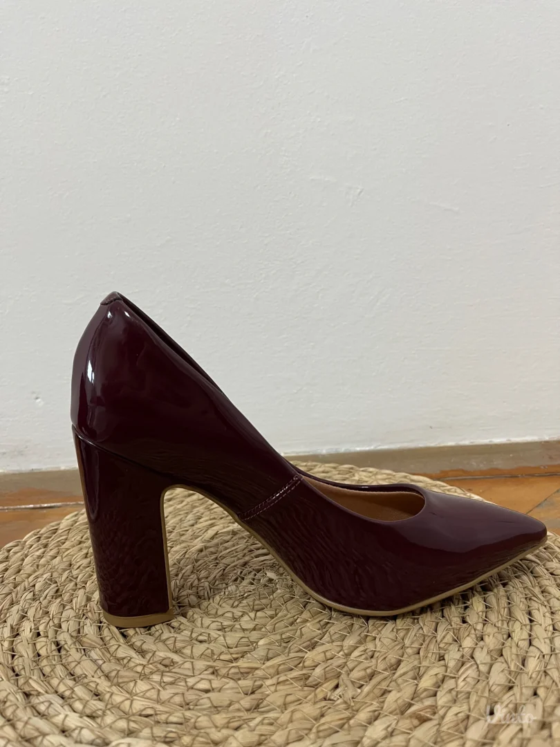 Vizzano lakovane salonke