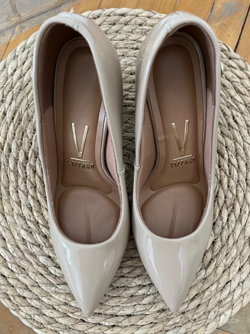 Vizzano lakovane salonke