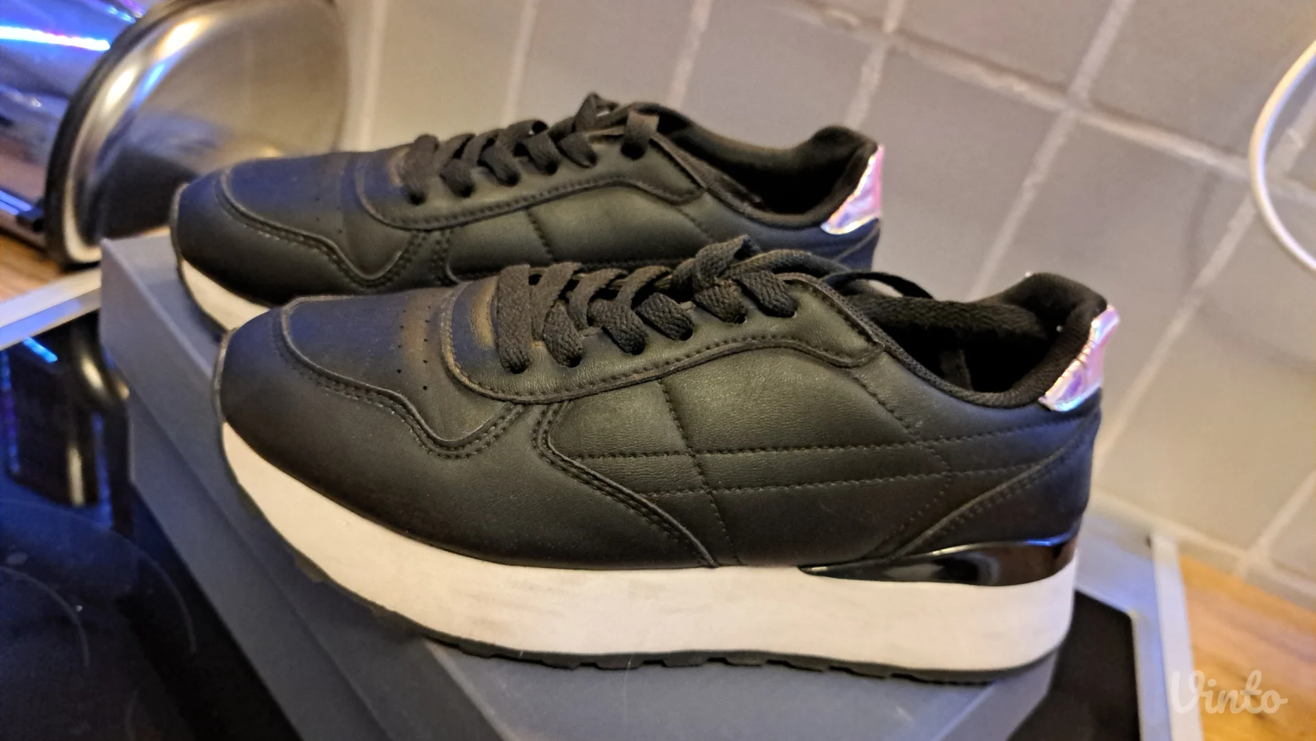 Rang patike, slabo nosene u dobrom stanju