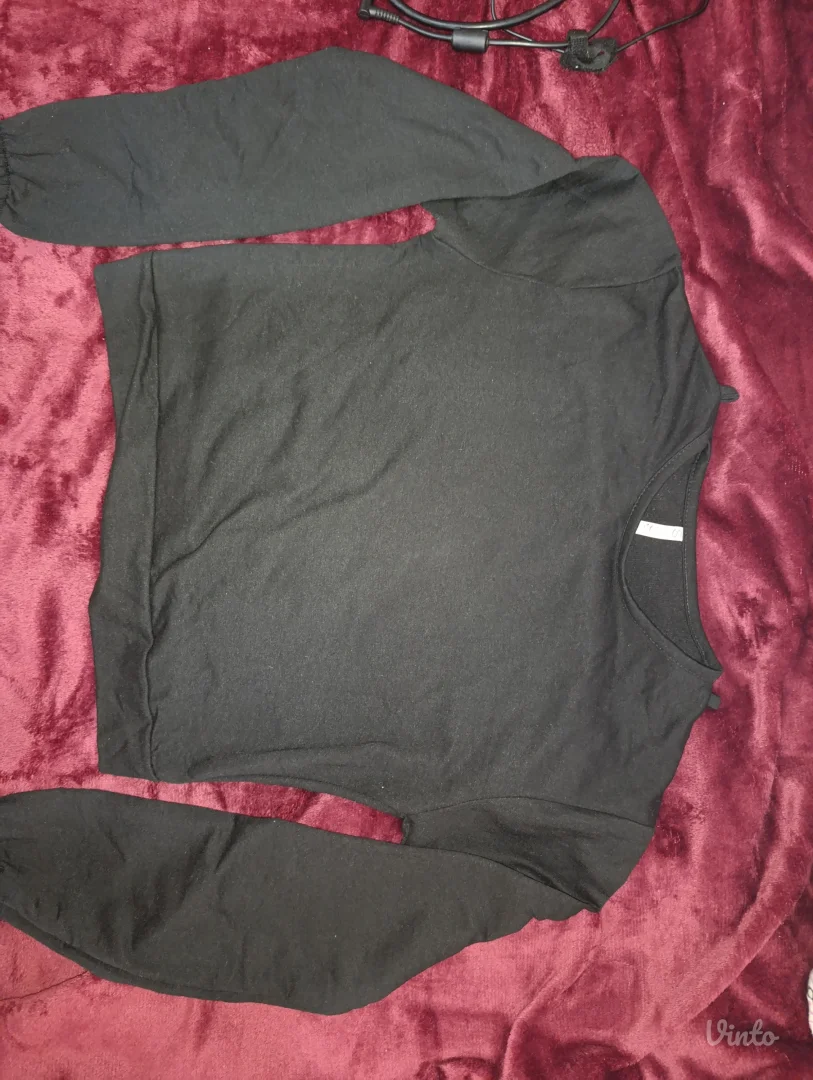 црна краћа блуза