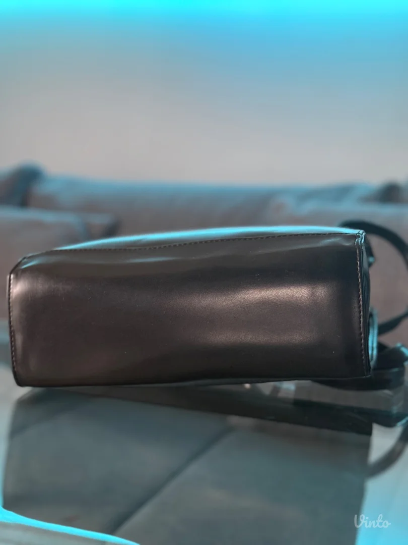 Crna vintage torbica