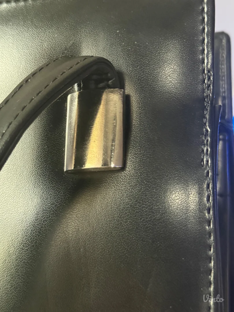 Crna vintage torbica