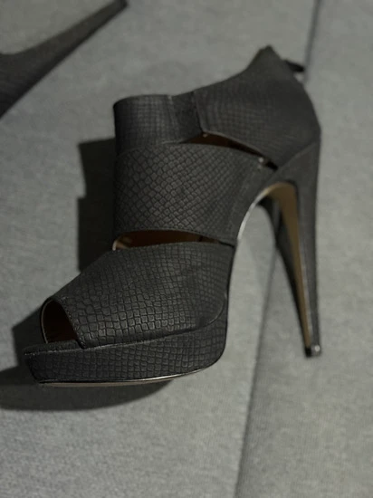 Catwalk štikle 40
