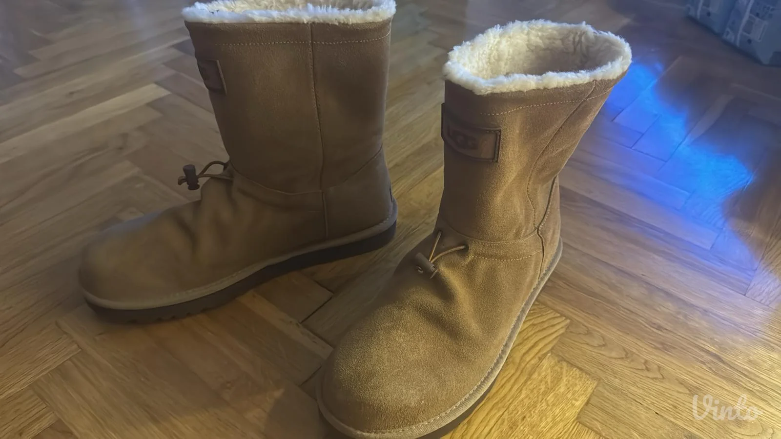 UGG čizme br. 42