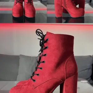 Nove čizme na štiklu br. 38