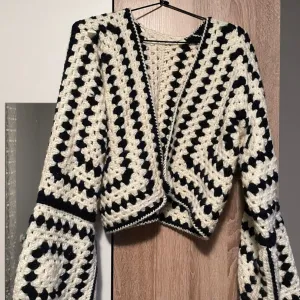 Džemper Heklana Harmonija