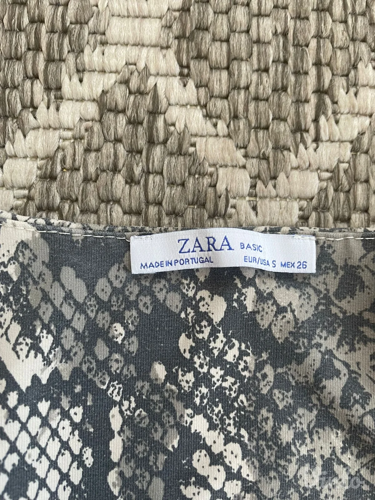 Zara majica sa animal printom