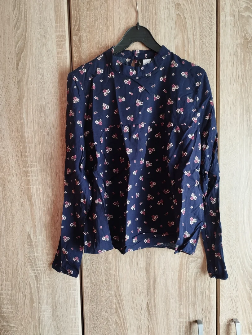 H&M Cvetna Bluza, Ruska Kragna, Nova Bez Etikete