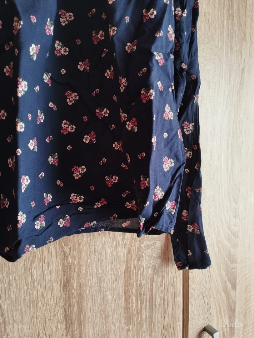 H&M Cvetna Bluza, Ruska Kragna, Nova Bez Etikete