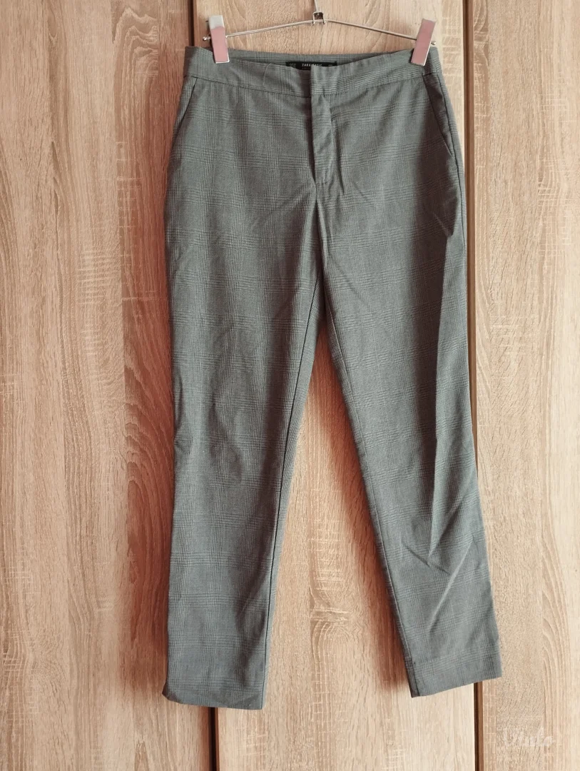 Zara Basic pantalone veličina 34 MEX 24