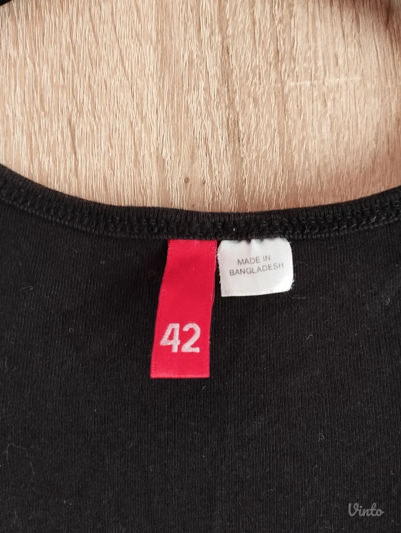 H&M Divided Gothic Mode atlet majica XL vel 42