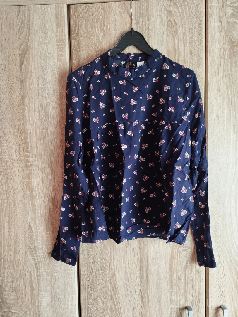 H&M Cvetna Bluza, Ruska Kragna, Nova Bez Etikete