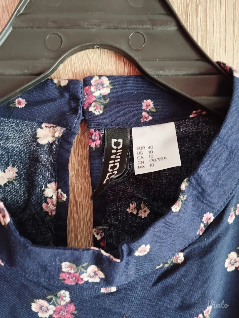 H&M Cvetna Bluza, Ruska Kragna, Nova Bez Etikete