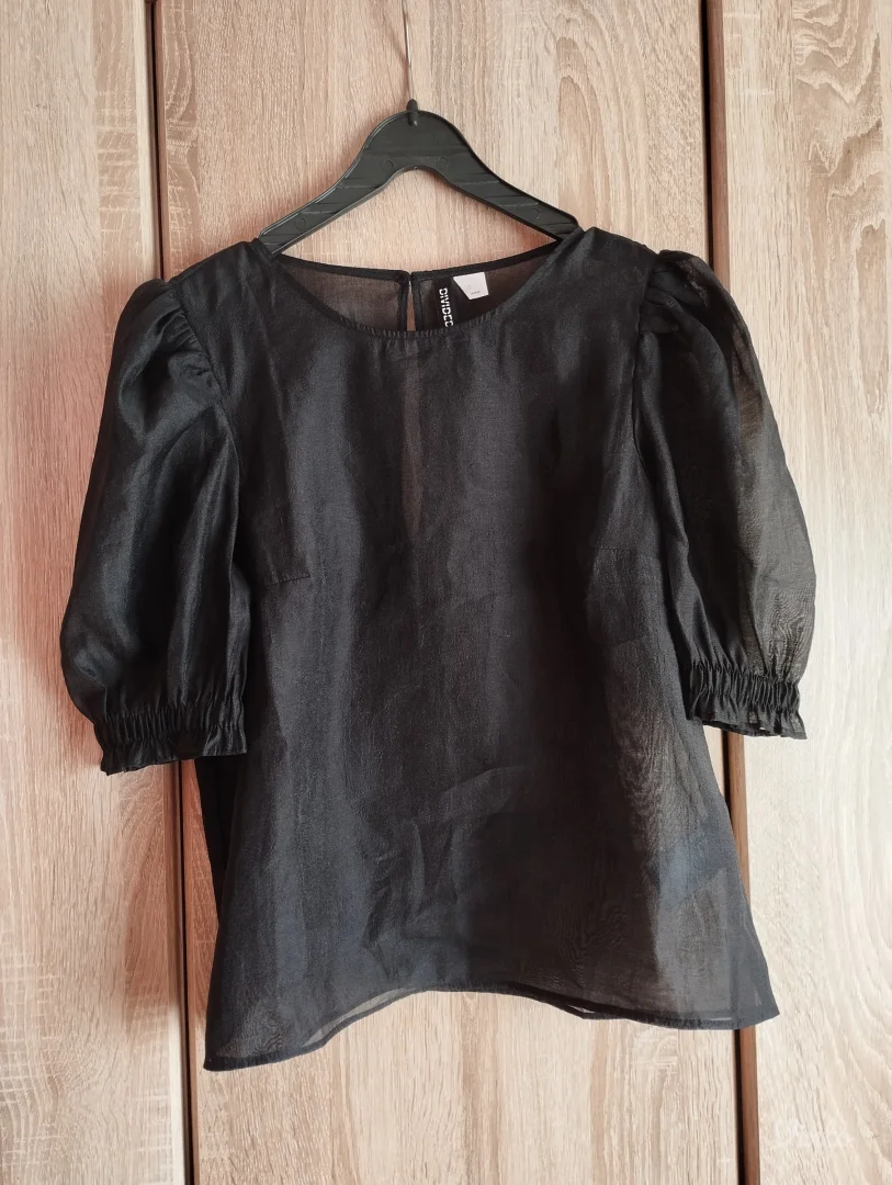 H&M DIVIDED Crna Bluza sa PUF Rukavima