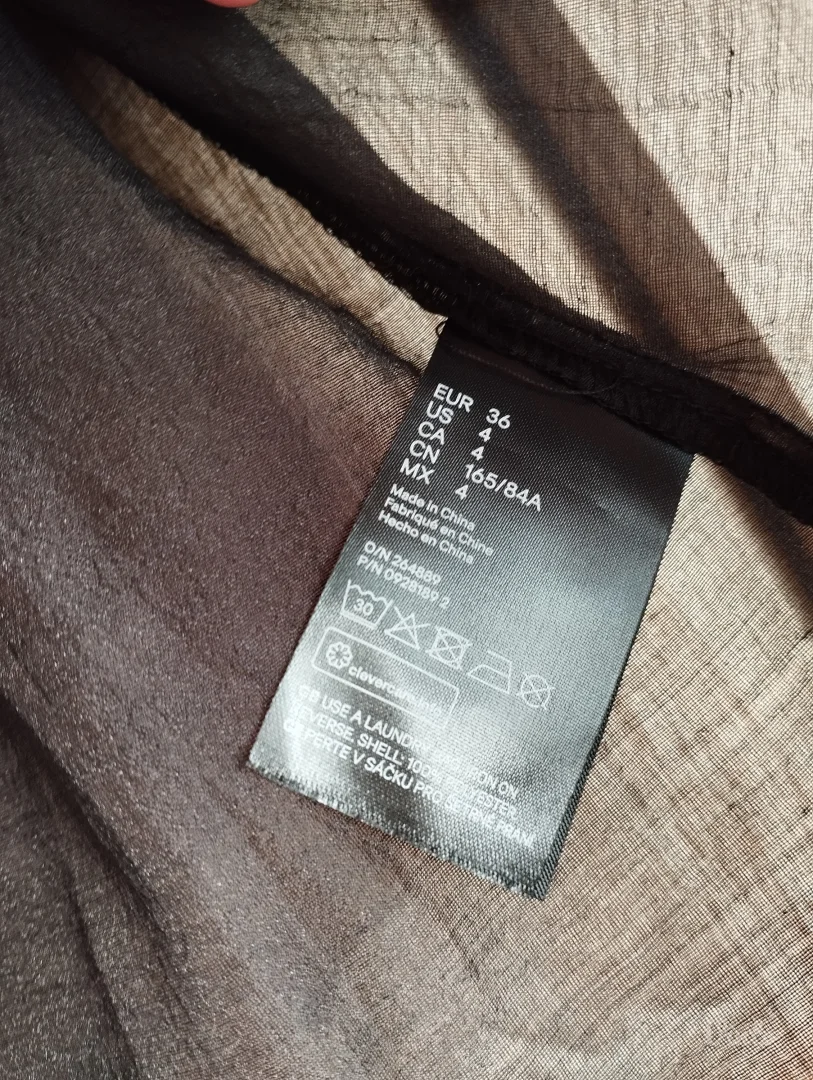 H&M DIVIDED Crna Bluza sa PUF Rukavima