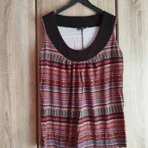 Laura Torelli viskozna majica M, ethno aztec stil, laga
