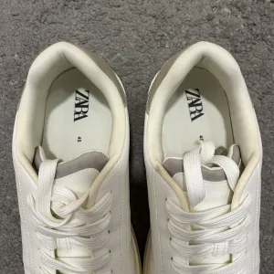 Zara muške sportske patike sa debelim đonom