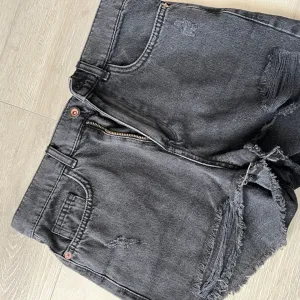LCW-Crni denim šorts
