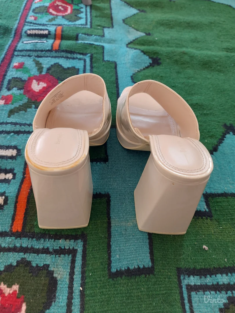 Bershka papuče sa štiklom