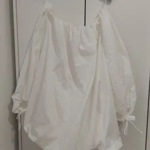 Nova Zara haljina