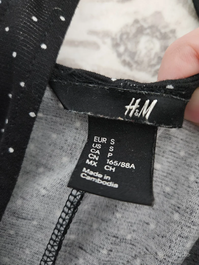 Haljina sa belim tačkicama