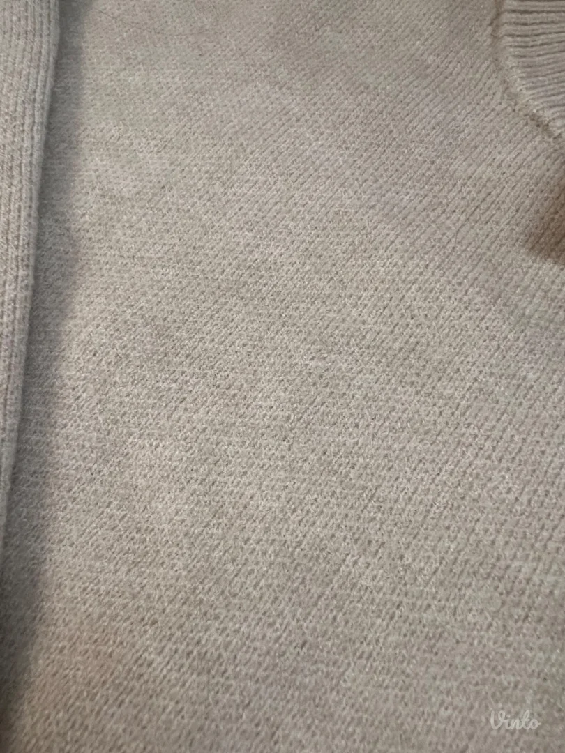 Novi Zara dzemper sa vunom