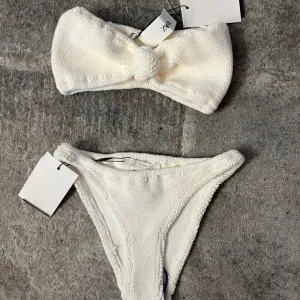 Potpuno novi Zara kupaci kostim