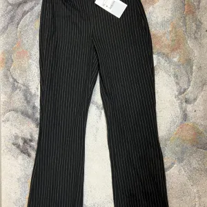 Nove Zara zenske pantalone