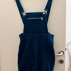 Haljina sa tregerima- New yorker