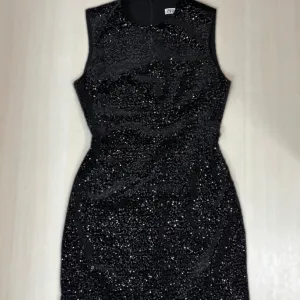 Zara školjičasta haljina