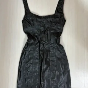 Bershka kožna haljina