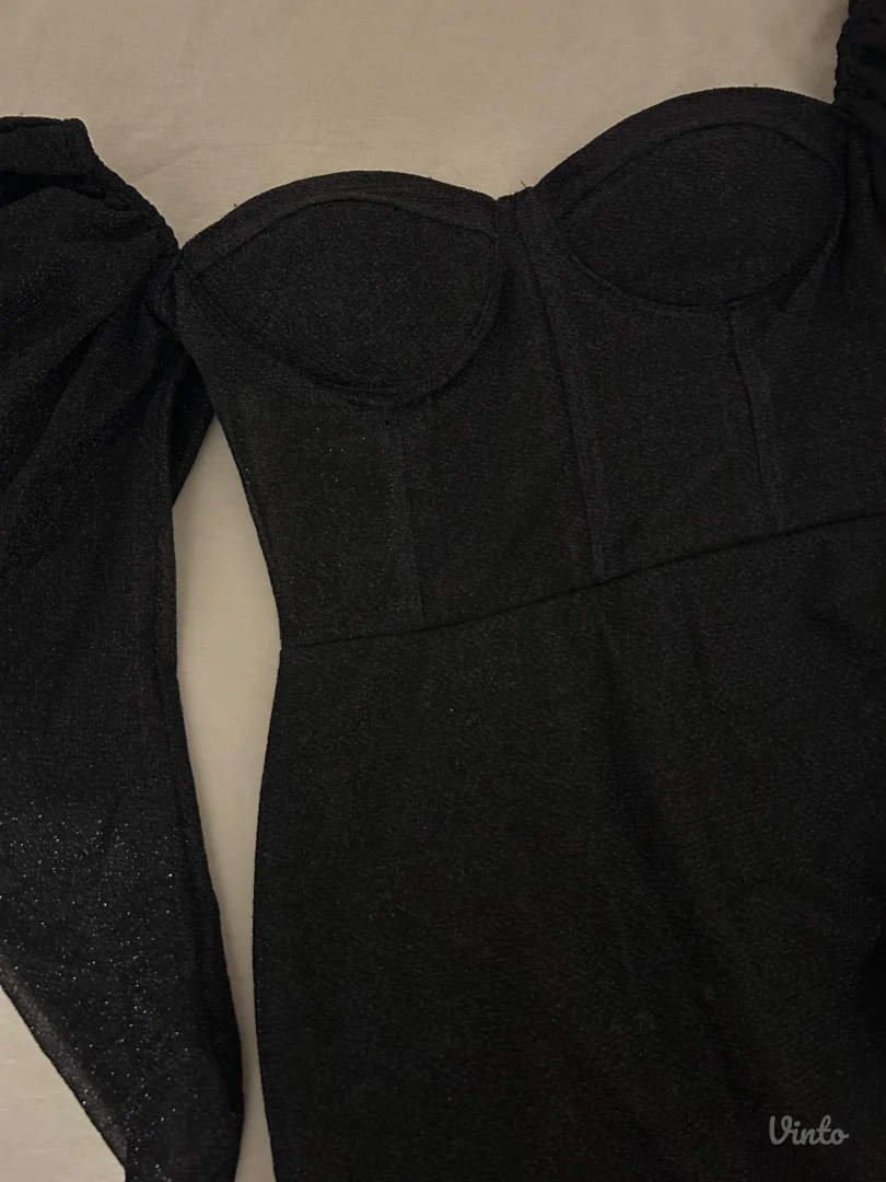 Sljokicava Crna Haljina