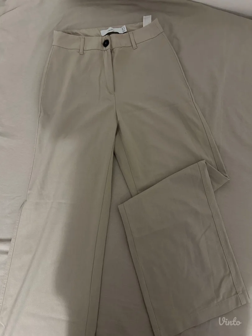 Bershka pantalone krem