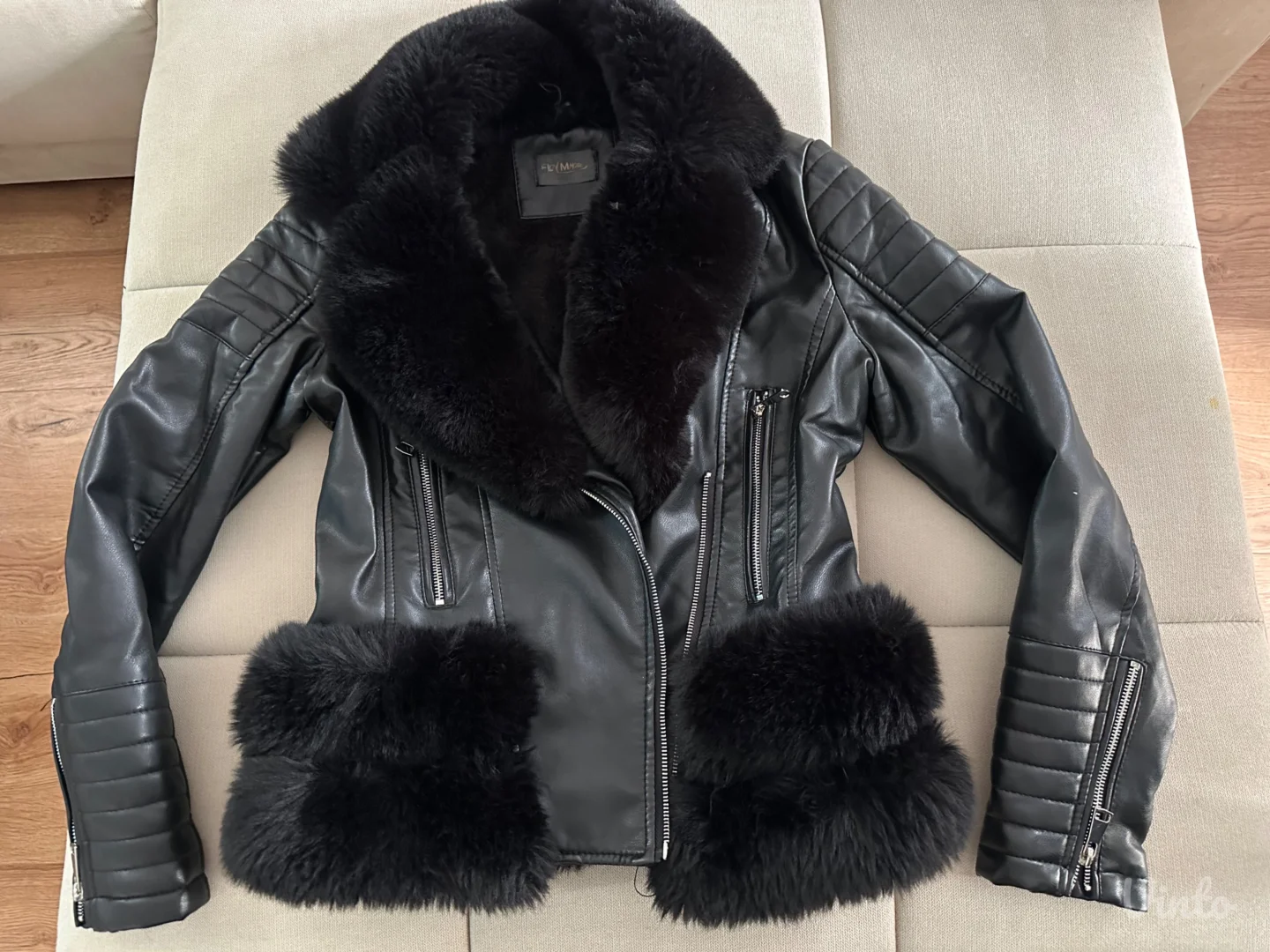 kožna jakna sa krznom