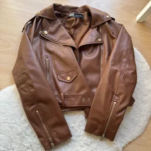 Braon kozna jakna ZARA